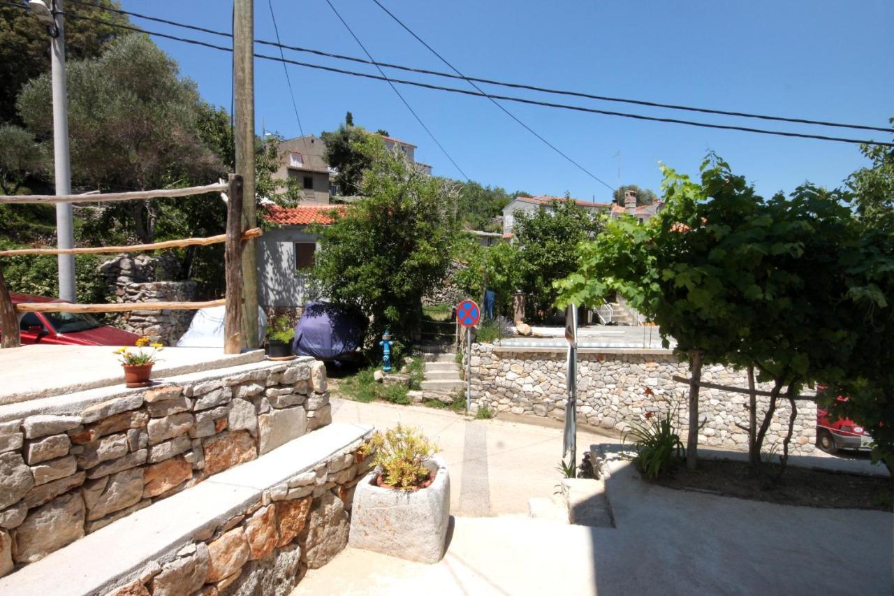 By The Sea Valun, Cres - 8081 Apartman Valun